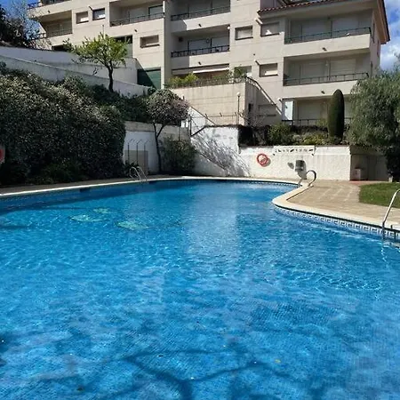 Con Piscina En * Llançà
